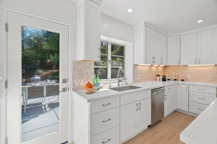 4195 Oak Hill Avenue, Palo Alto, California 94306