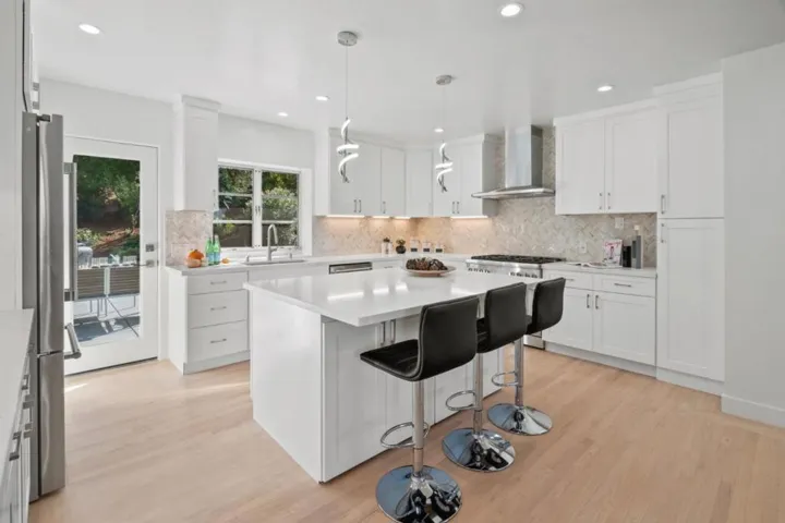 4195 Oak Hill Avenue, Palo Alto, California 94306