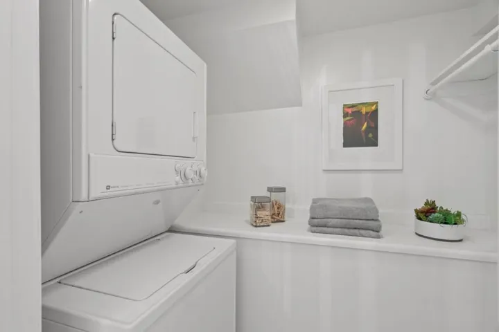 4195 Oak Hill Avenue, Palo Alto, California 94306