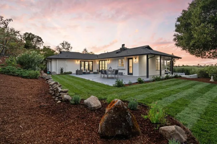 4195 Oak Hill Avenue, Palo Alto, California 94306