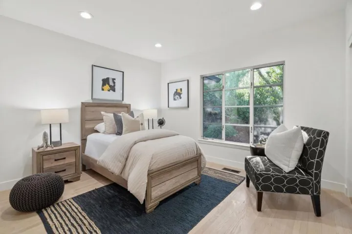 4195 Oak Hill Avenue, Palo Alto, California 94306