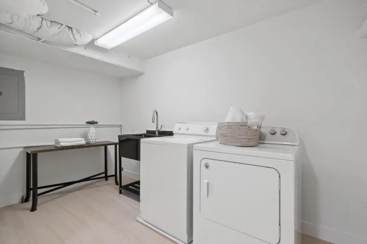 4195 Oak Hill Avenue, Palo Alto, California 94306