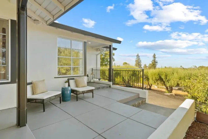 4195 Oak Hill Avenue, Palo Alto, California 94306