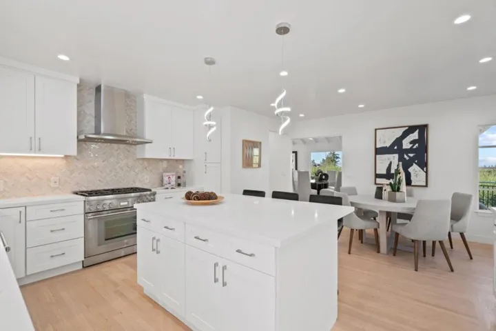 4195 Oak Hill Avenue, Palo Alto, California 94306