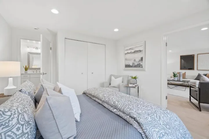 4195 Oak Hill Avenue, Palo Alto, California 94306