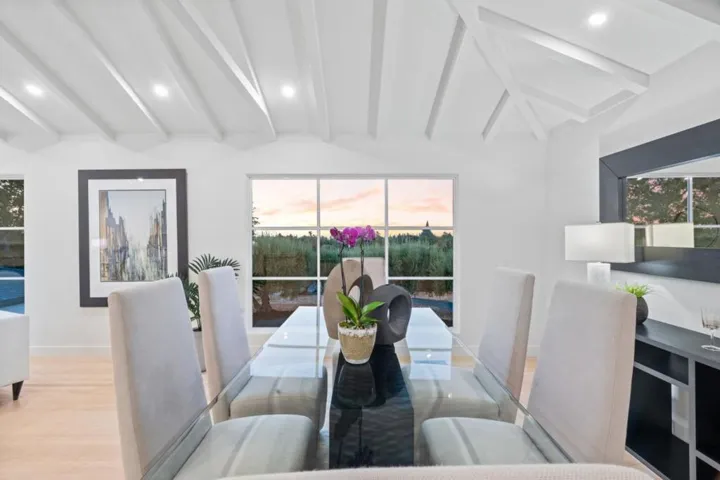 4195 Oak Hill Avenue, Palo Alto, California 94306
