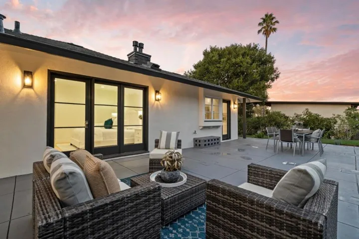 4195 Oak Hill Avenue, Palo Alto, California 94306