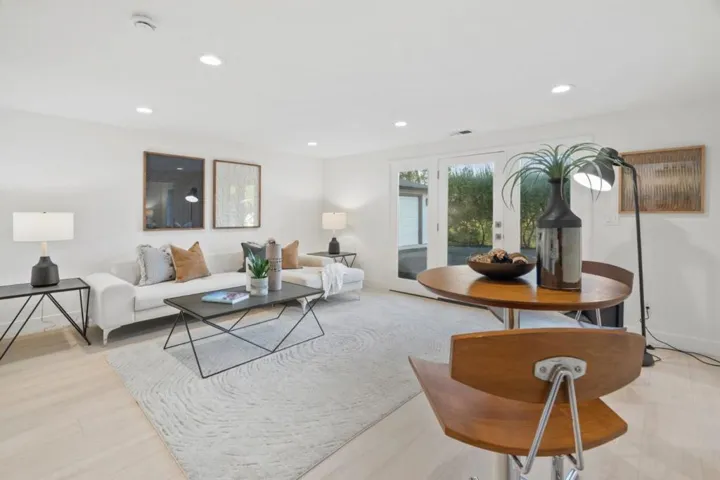 4195 Oak Hill Avenue, Palo Alto, California 94306