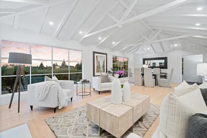 4195 Oak Hill Avenue, Palo Alto, California 94306