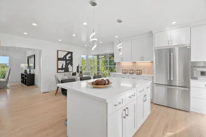 4195 Oak Hill Avenue, Palo Alto, California 94306