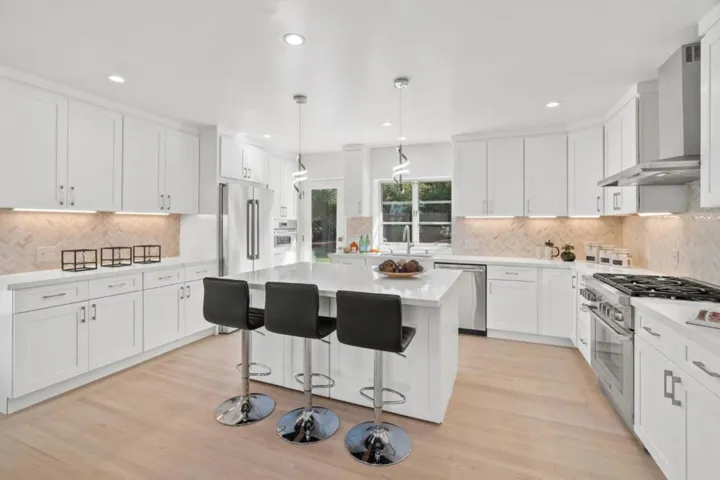 4195 Oak Hill Avenue, Palo Alto, California 94306