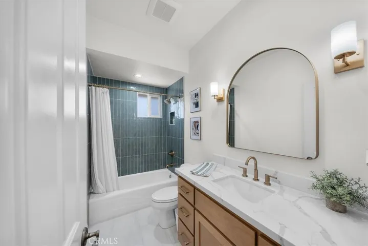 2161 Plaza Del Amo, Torrance, California 90501