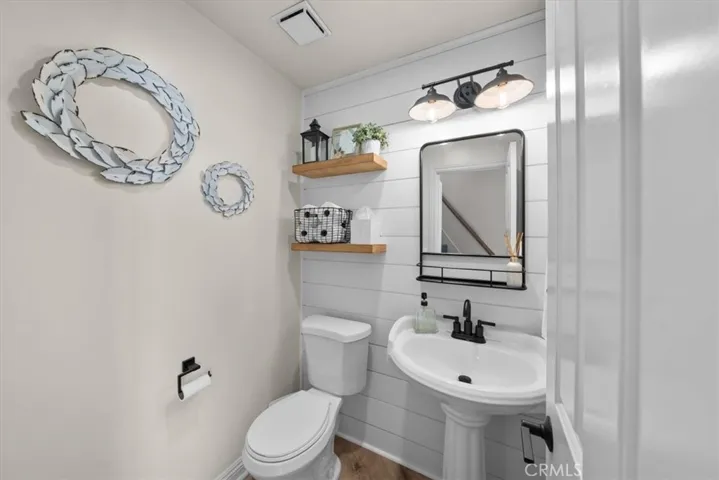 2161 Plaza Del Amo, Torrance, California 90501