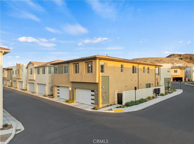 27254 Red Willow Court, Valencia, California 91381