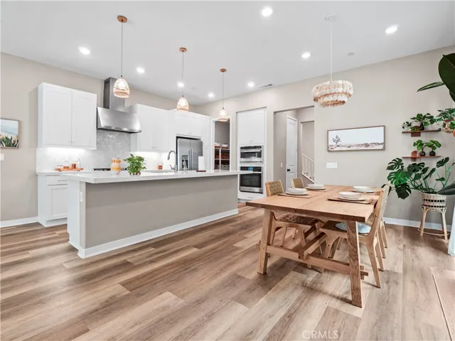 27254 Red Willow Court, Valencia, California 91381