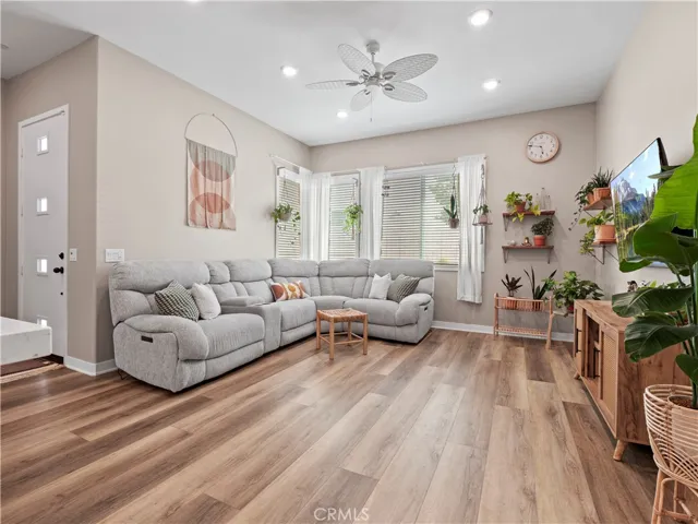 27254 Red Willow Court, Valencia, California 91381