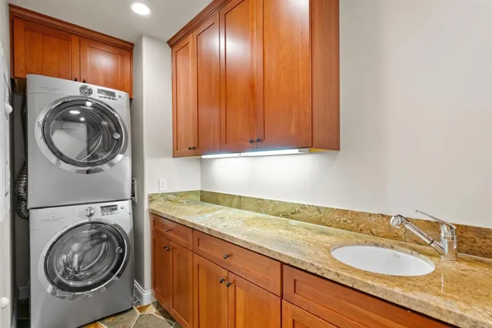 2475 Garfield Street, Carlsbad, California 92008