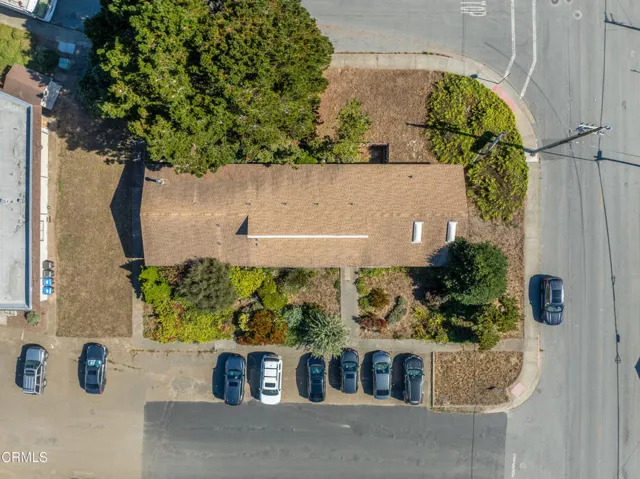 895 River Drive - Aerial