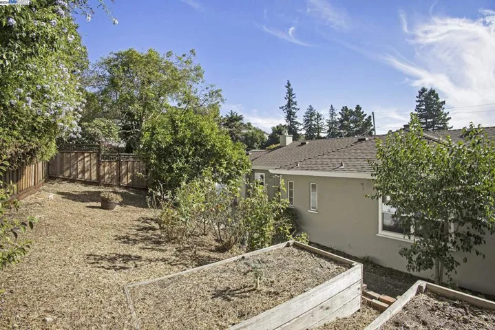 1210 Sandelin Ave, San Leandro, California 94577