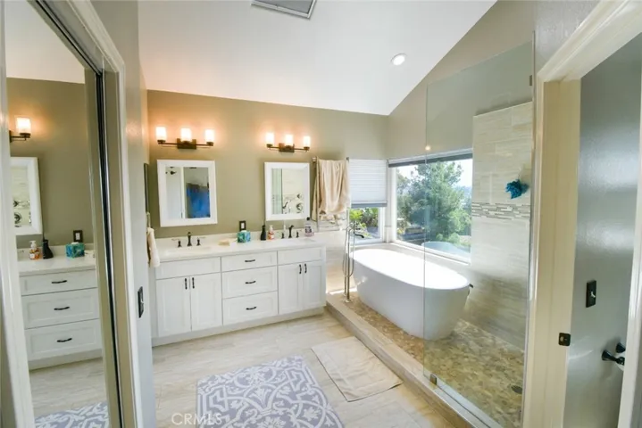 2139 Valley Rim, Escondido, California 92026