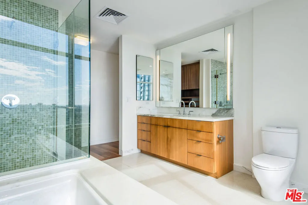 1 W Century Drive 24a, Los Angeles, California 90067 home-pic-17