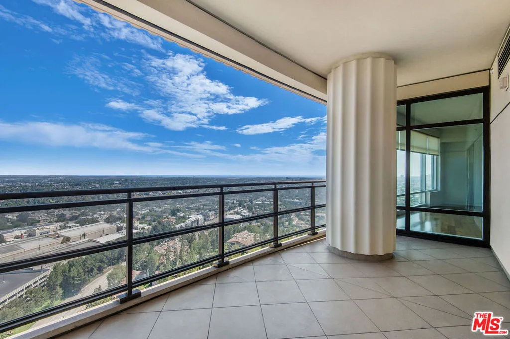 1 W Century Drive 24a, Los Angeles, California 90067 home-pic-4