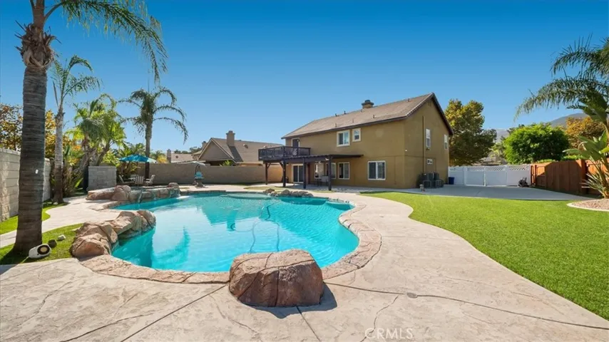 321 Adirondack Drive, Corona, California 92881