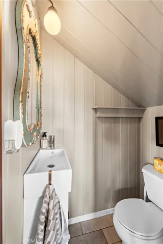 1048 Van Dyke Drive, Laguna Beach, California 92651