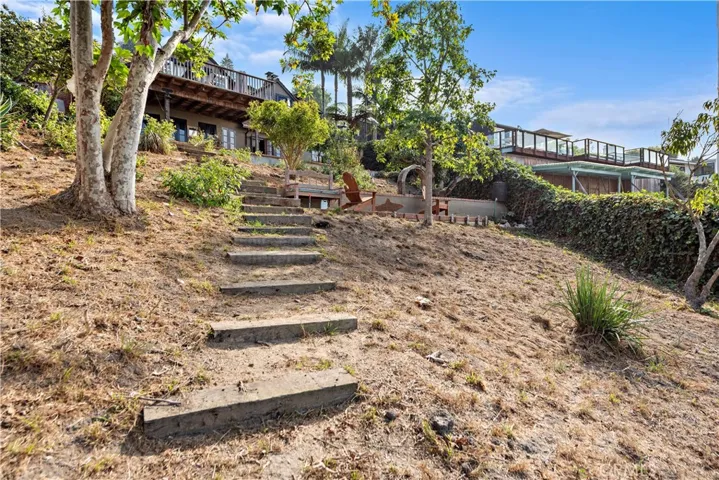 1048 Van Dyke Drive, Laguna Beach, California 92651