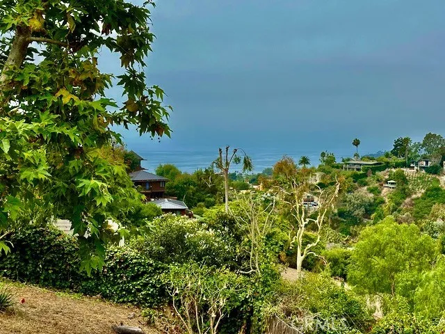1048 Van Dyke Drive, Laguna Beach, California 92651