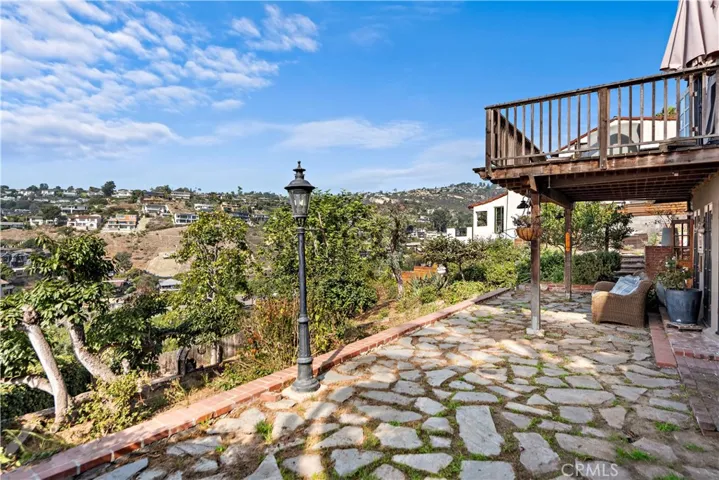 1048 Van Dyke Drive, Laguna Beach, California 92651