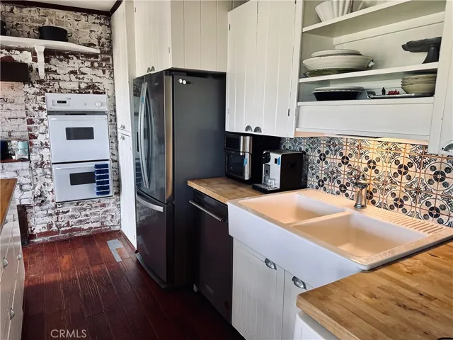 1048 Van Dyke Drive, Laguna Beach, California 92651