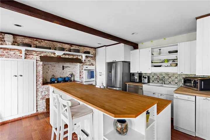 1048 Van Dyke Drive, Laguna Beach, California 92651