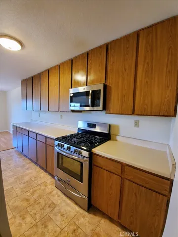27535 Lakeview Drive 64, Helendale, California 92342