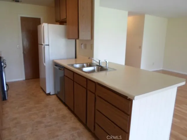 27535 Lakeview Drive 64, Helendale, California 92342
