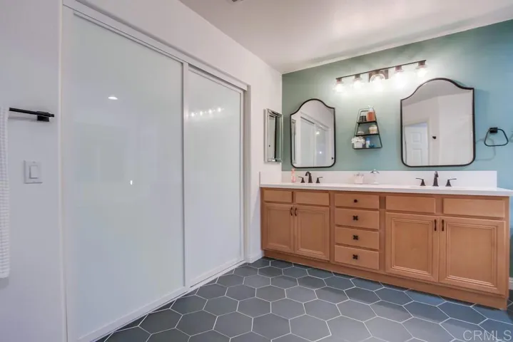 2118 Stone Castle, Fallbrook, California 92028