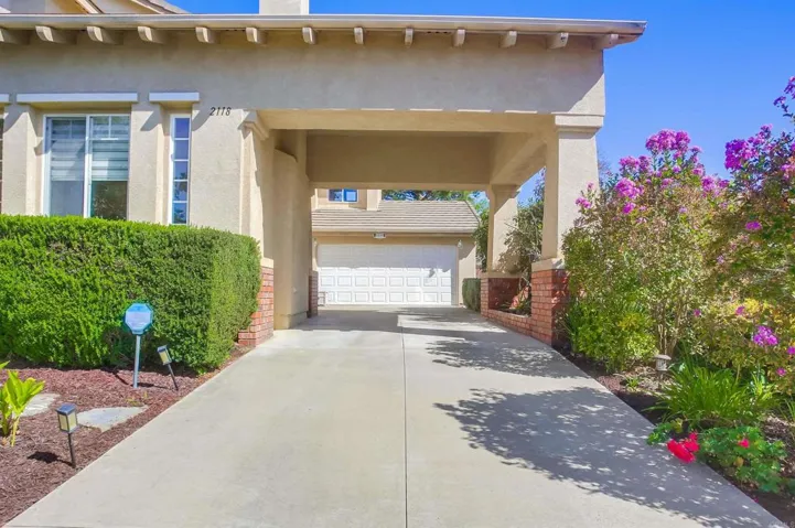 2118 Stone Castle, Fallbrook, California 92028