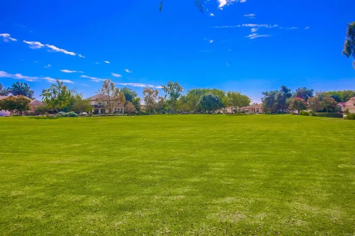 2118 Stone Castle, Fallbrook, California 92028