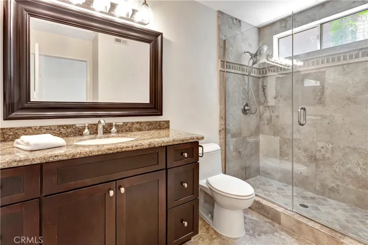 mainfloor full bathroom