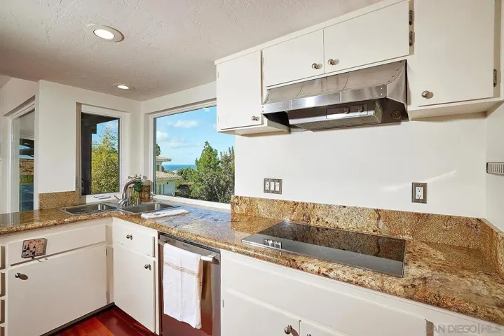 541 S S Granados Ave, Solana Beach, California 92075