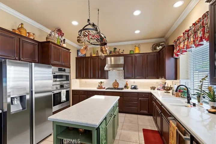 4467 Putting Green Drive, Corona, California 92883
