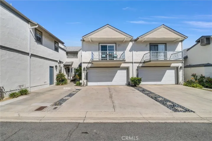 871 W Country View 45, La Habra, California 90631