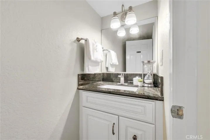 871 W Country View 45, La Habra, California 90631