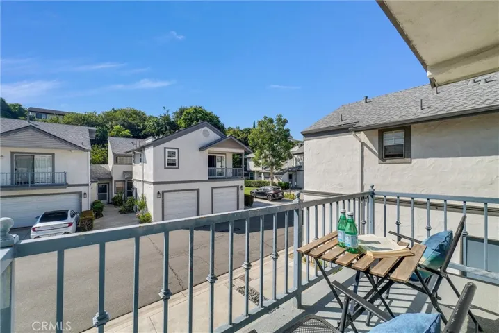871 W Country View 45, La Habra, California 90631