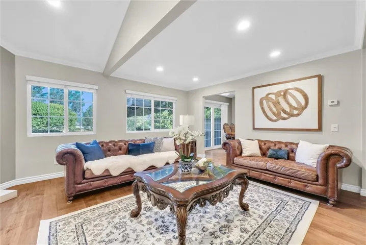871 W Country View 45, La Habra, California 90631