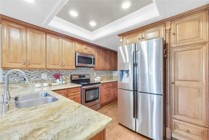 871 W Country View 45, La Habra, California 90631