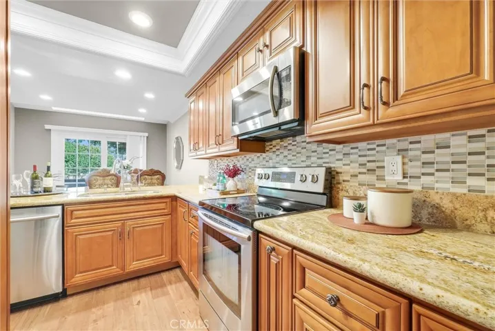 871 W Country View 45, La Habra, California 90631