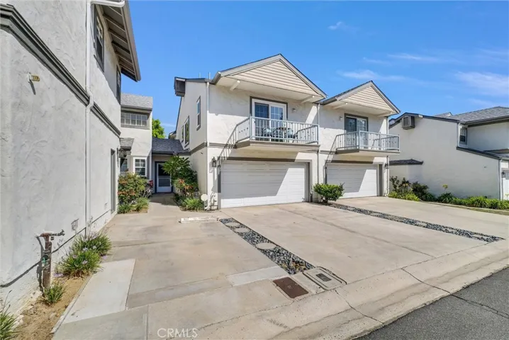871 W Country View 45, La Habra, California 90631