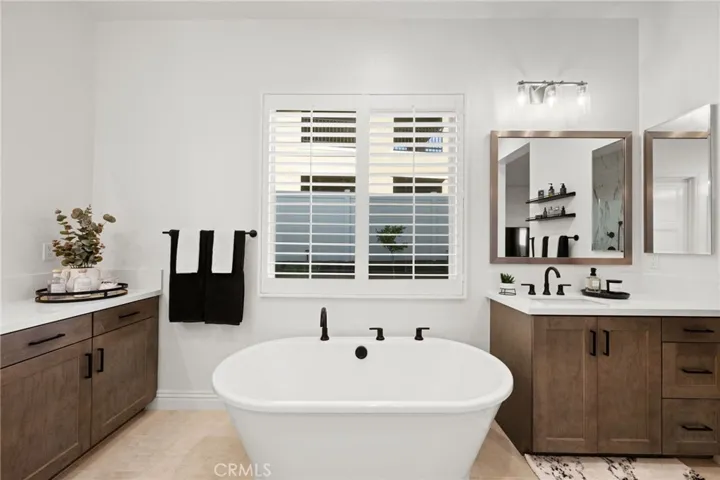 Soaking tub in Primary bathroom