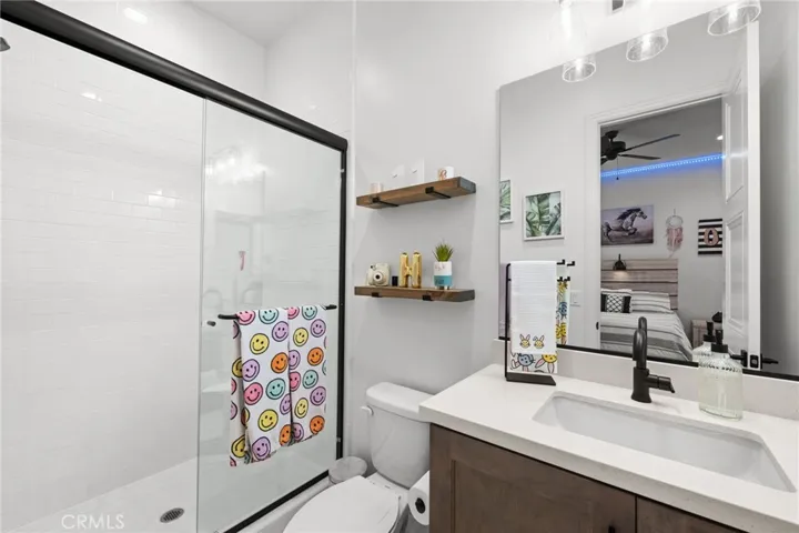Bathroom in bedroom 1